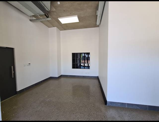 416M² WAREHOUSE TO LET IN RIVERSANDS